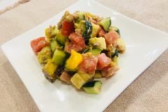たっぷり野菜のチョップドサラダ